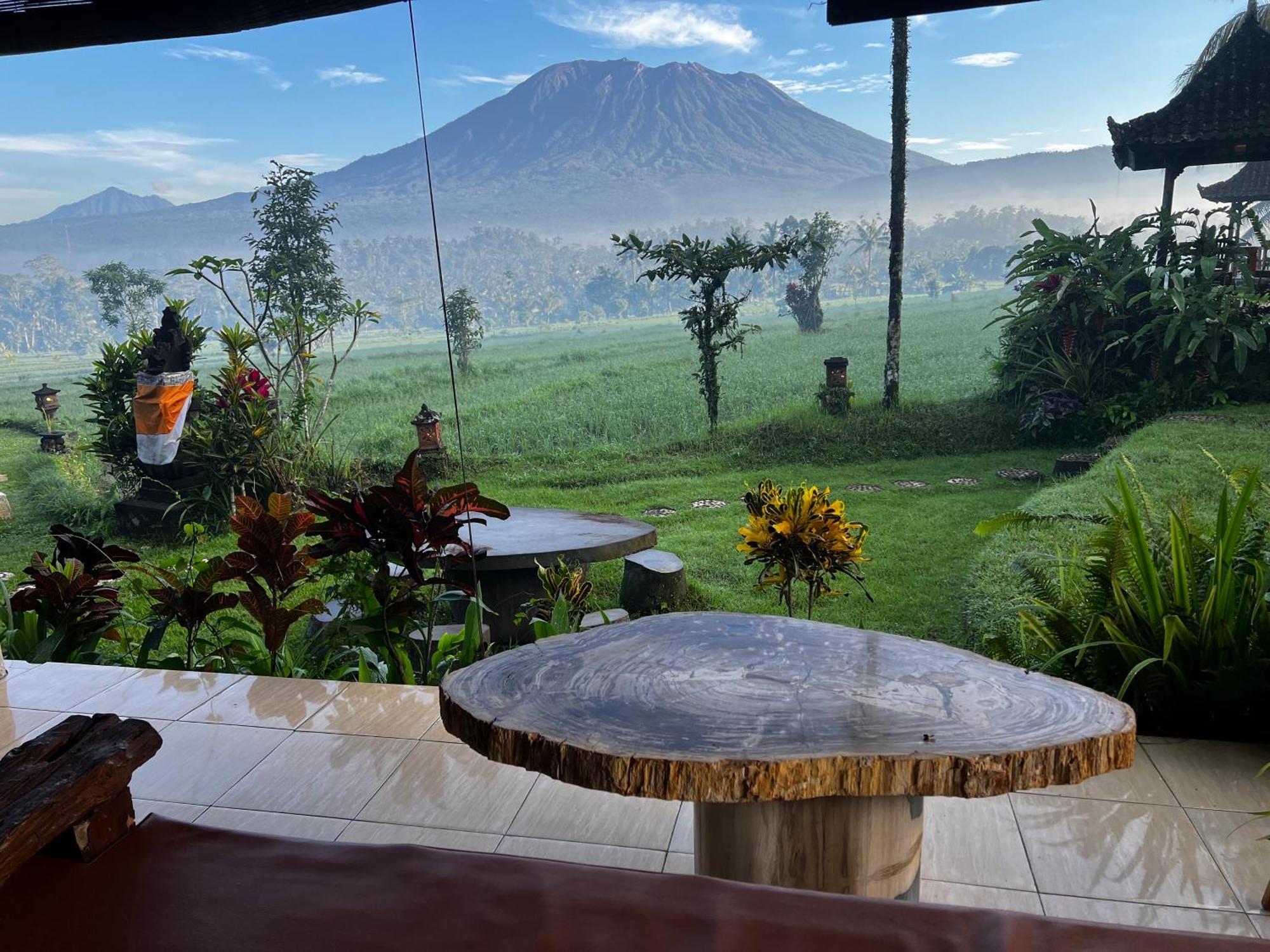 Great Mountain Views Villa Resort Selat Luaran gambar
